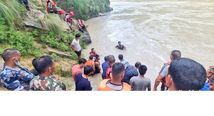 कर्णालीमा खसेको जीप भेटियो, जोशी दम्पतीको अवस्था अज्ञात