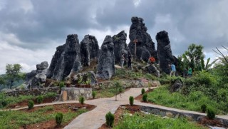 रक गार्डेनमा आन्तरिक पर्यटक