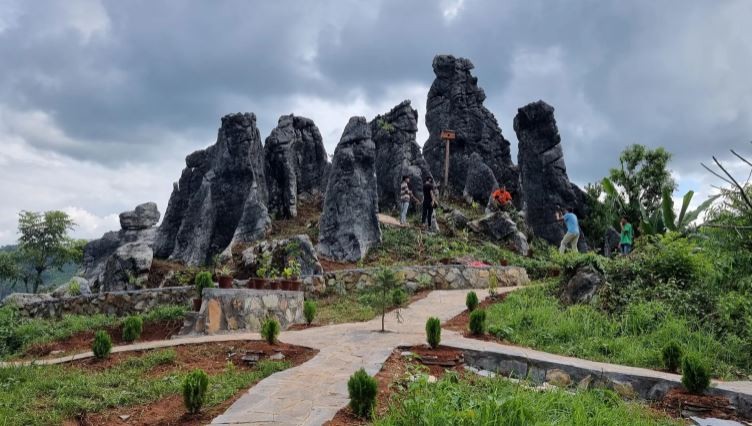 रक गार्डेनमा आन्तरिक पर्यटक