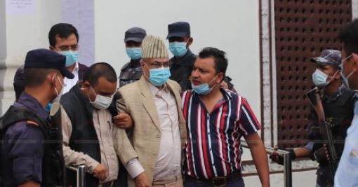 माधव नेपालले धाेका दिएकाे भन्दै प्रदीप नेपालले छाडे माधवको साथ