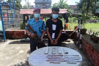 पोखरा बसपार्कबाट  ३३३ एम्पुल लागुऔषधसहित  एक युवा पक्राउ