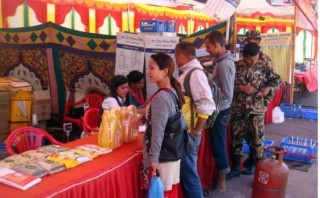 दशैँको मुखमा नेपाली बजार :  महँगी खपिनसक्नु
