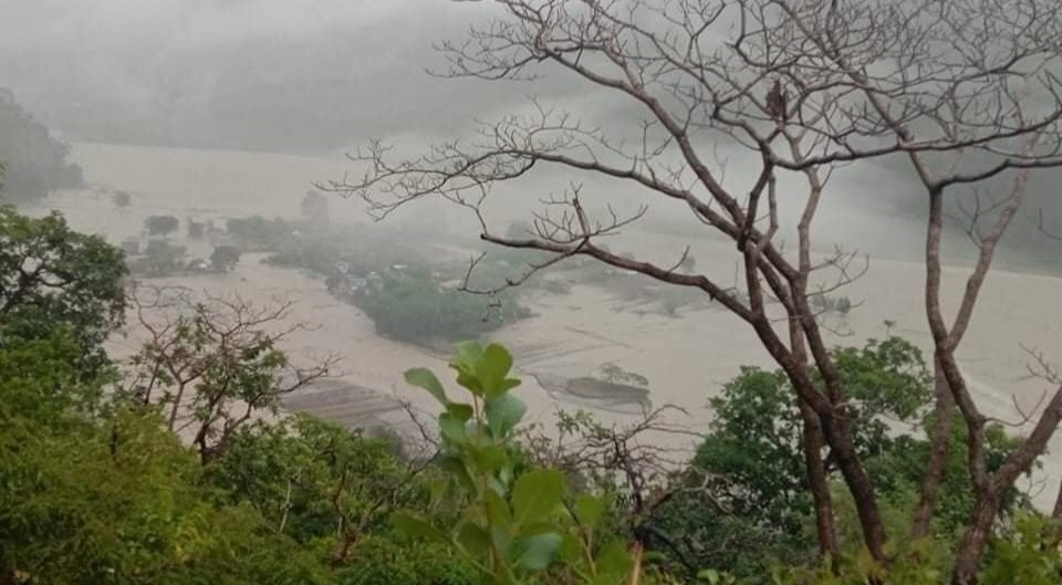 बैतडीको ढुंगाडका ६० व्यक्ति टापुमा फसे