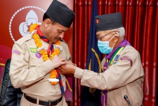 स्काउटद्वारा युवा तथा खेलकुदमन्त्री गहतराज दीक्षित