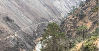 छोरी बोकेर माइती हिँडेकी ईश्वरी खोलामा खसेर बेपत्ता