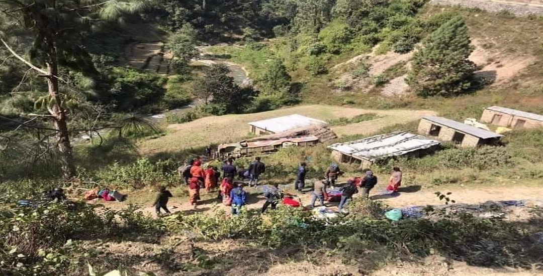 बस दुर्घटनाः मृत्यु हुनेको संख्या १२ जना पुग्यो