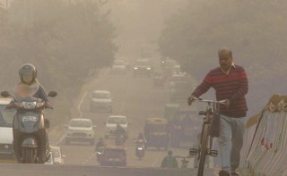 दिल्लीको हावा ‘धेरै खराब’, एक्यूआई ४००