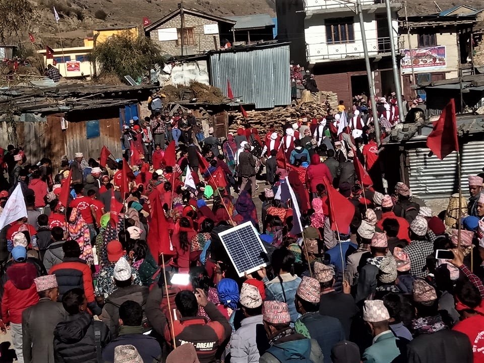 नेकपा एमाले लगायत तीनदलका १३० कार्यकर्ता माओवादी केन्द्रमा प्रवेश