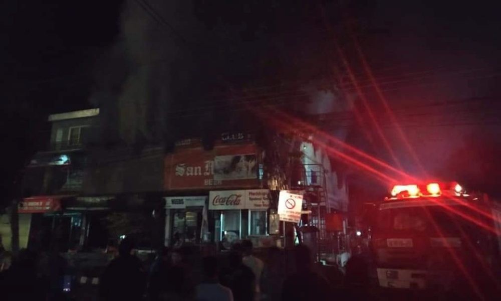 पोखराको फेवाताल किनारमा आगलागी,पाँच रेष्टुरेन्ट ध्वस्त