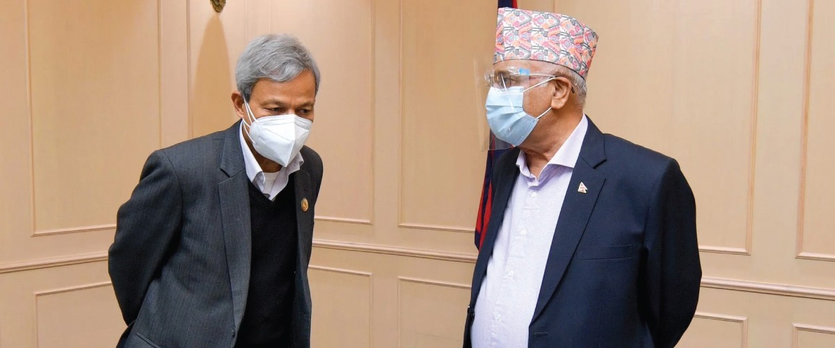 भीम रावलको पक्षमा देखिएका पर्चा खोसिए,मनाउन अन्तिम कसरत जारी