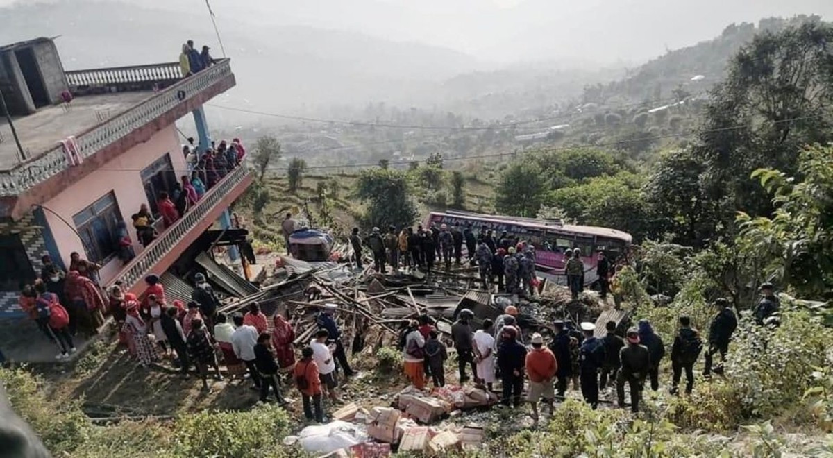 कास्कीमा बस दुर्घटना, चालकको मृत्यु