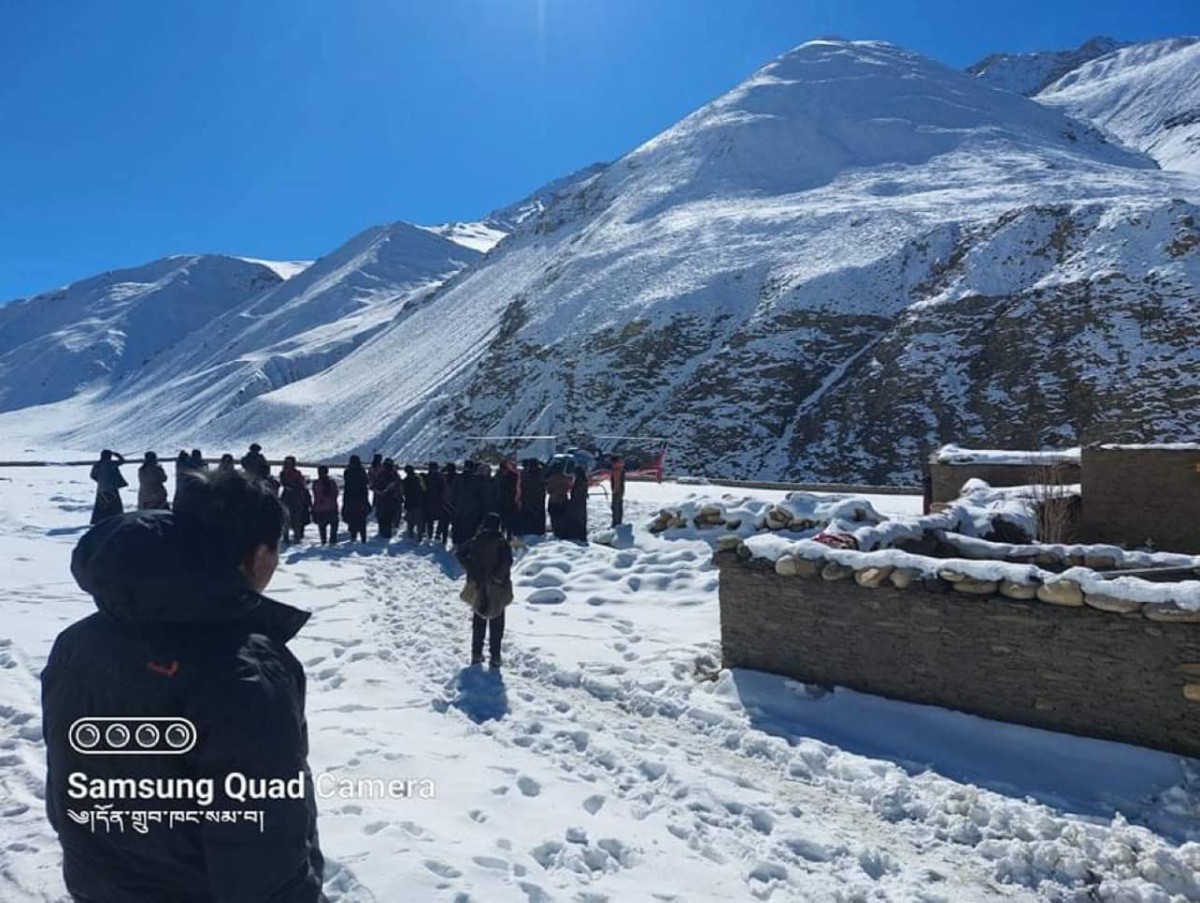 उपल्लो डोल्पामा हिउँले सडक अवरुद्ध, हेलिकोप्टरबाट सुत्केरीको उद्धार