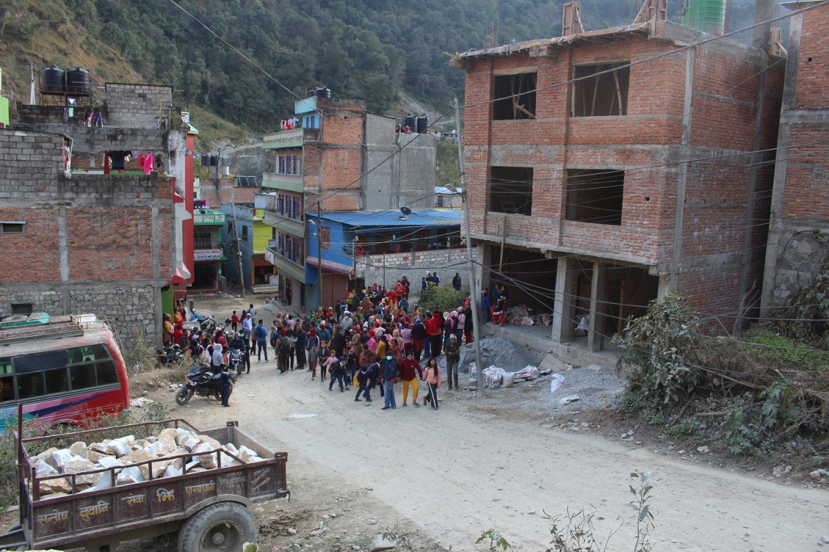 म्याग्दीको बेनीमा निर्माणाधिन घरबाट खसेर एक जनाको मृत्यु 