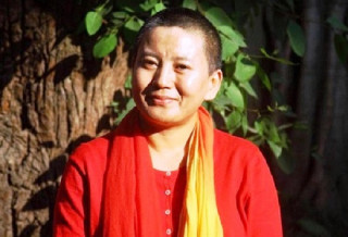 गायिका आनीछोइङ डोल्मालाई कोरोना संक्रमण