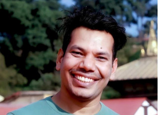जातिय गीतमा सम्बन्धित् जातका कलाकारलाई गाउन लगाउनु जातिय विभेदको हो : शिव परियार