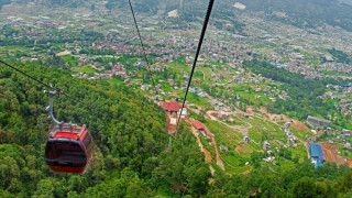 चन्द्रागिरि केवलकारमा यात्रुडेढ घण्टा अड्कीए पछि.......