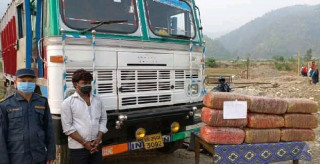 ९० किलो गाँजासहित भारतीय नागरिक पक्राउ