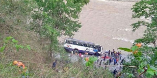 डोटी बस दुर्घटना घाइतेमध्ये ५ काे अवस्था जटिल, बालक भेटिएनन्