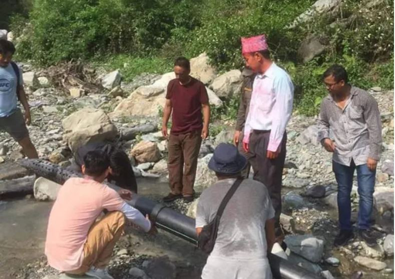 कुर्सी सम्हालेको भोलिपल्टै खानेपानीको मुहानमा हर्क