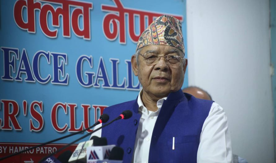 सेनाको सङ्ख्या कुनै पनि हालतमा घटाउनु हुन्नः बामदेव गौतम
