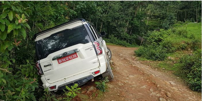 कांग्रेस उपसभापति गुरूङ चढेको गाडी दुर्घटना