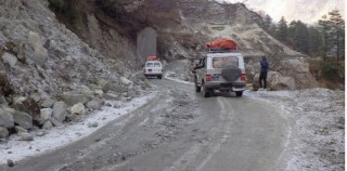 पहिराले मालढुंगा–बेनी सडक अवरुद्ध
