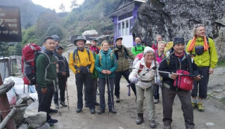 मनाङ आउने बाह्य पर्यटक बढे