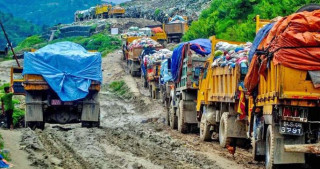 उठ्न थाल्याे राजधानीको फोहोर