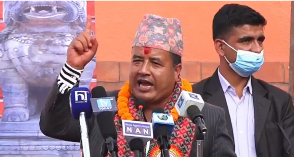 रास्वपा मयुरको प्वाँख टाँसेको कौवा हो:महेश बस्नेत