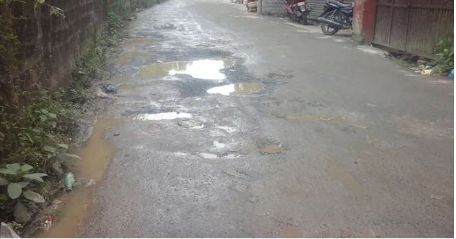 महानगरले कालोपत्र गरेको सडक तीन महिनामै भत्कियो