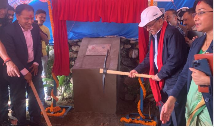 विद्युत् प्राधिकरणले भरतपुर  विद्युत् वितरण लाइन भूमिगत गर्न सुरु : प्रचण्ड र कुलमानद्वारा शिलान्यास