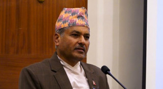 अर्थतन्त्र सुधारको बाटोमा छ : गभर्नर अधिकारी