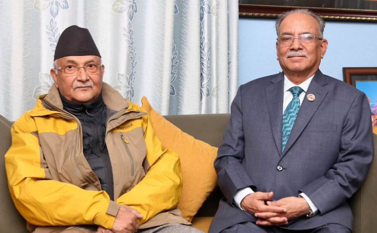 राष्ट्रपतिबारे निर्णायक वार्ता गर्दै प्रचण्ड-ओली