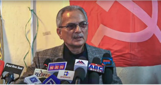 मुलुकलाई फेरि द्वन्द्वमा फसाउने गम्भीर षड्यन्त्र अन्तर्गत प्रचण्डविरुद्ध मुद्दा हालियोः बाबुराम