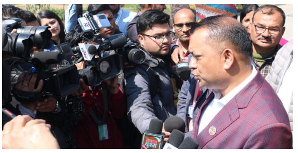 शरणार्थी प्रकरणमा घरको या बार्दलीको जोसुकै भए पनि छानबिन हुनुपर्छ : गगन थापा