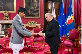 राजदूत आचार्यद्वारा माल्टाका राष्ट्रपतिसमक्ष ओहोदाको प्रमाणपत्र पेस