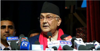 म कुनै भ्रष्टाचारमा संलग्न छैन ,हत्कडी लगाउन सक्दैनन् : ओली