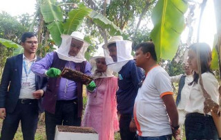 कृषकलाई मौरीपालनबारे जानकारी