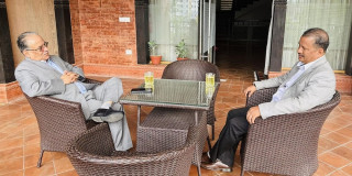 बालुवाटारमा प्रचण्ड र विप्लवबीच भेटवार्ता
