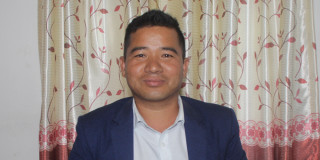 पढाइ छाडेको २१ वर्षपछि एसइई उत्तीर्ण गरे