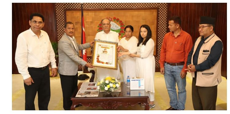 विप्लवले बालुवाटार पुगेर सीता दाहाललाई दिए श्रद्धाञ्जली