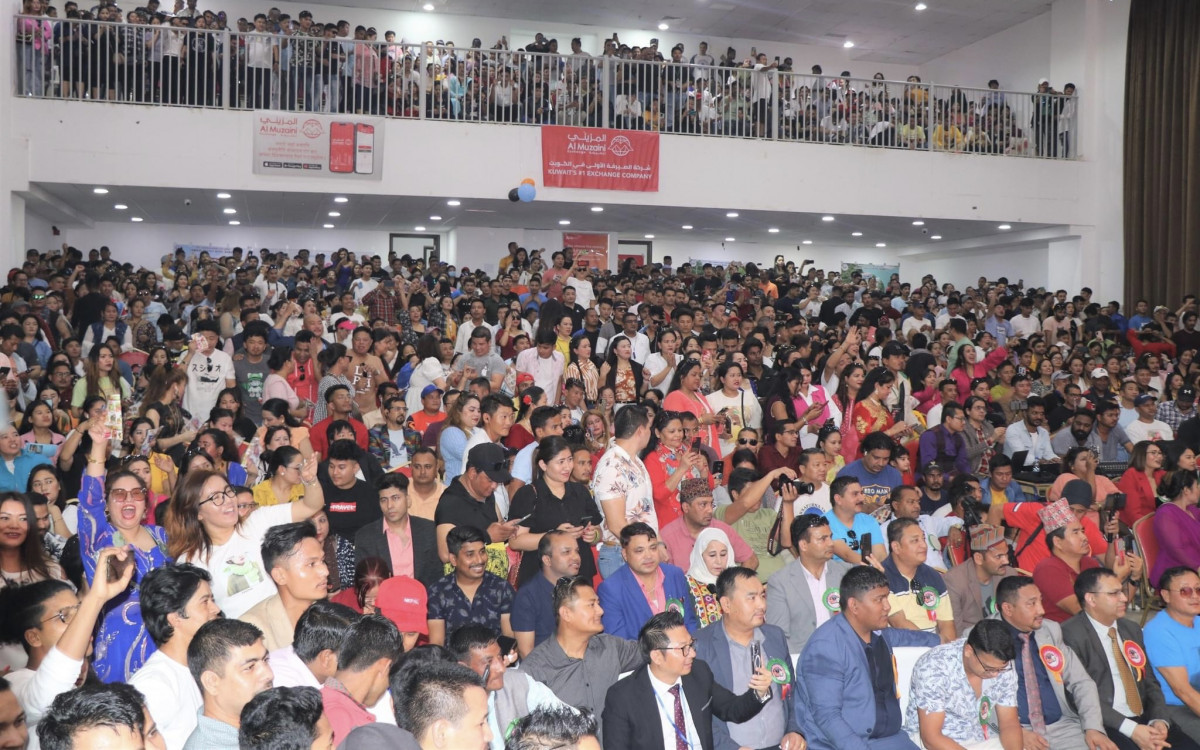 कुवेतमा गायक खेम सेन्चुरी र गायिका एलिना चौहानको सांगीतिक प्रस्तुतीमा झुमे दर्शक