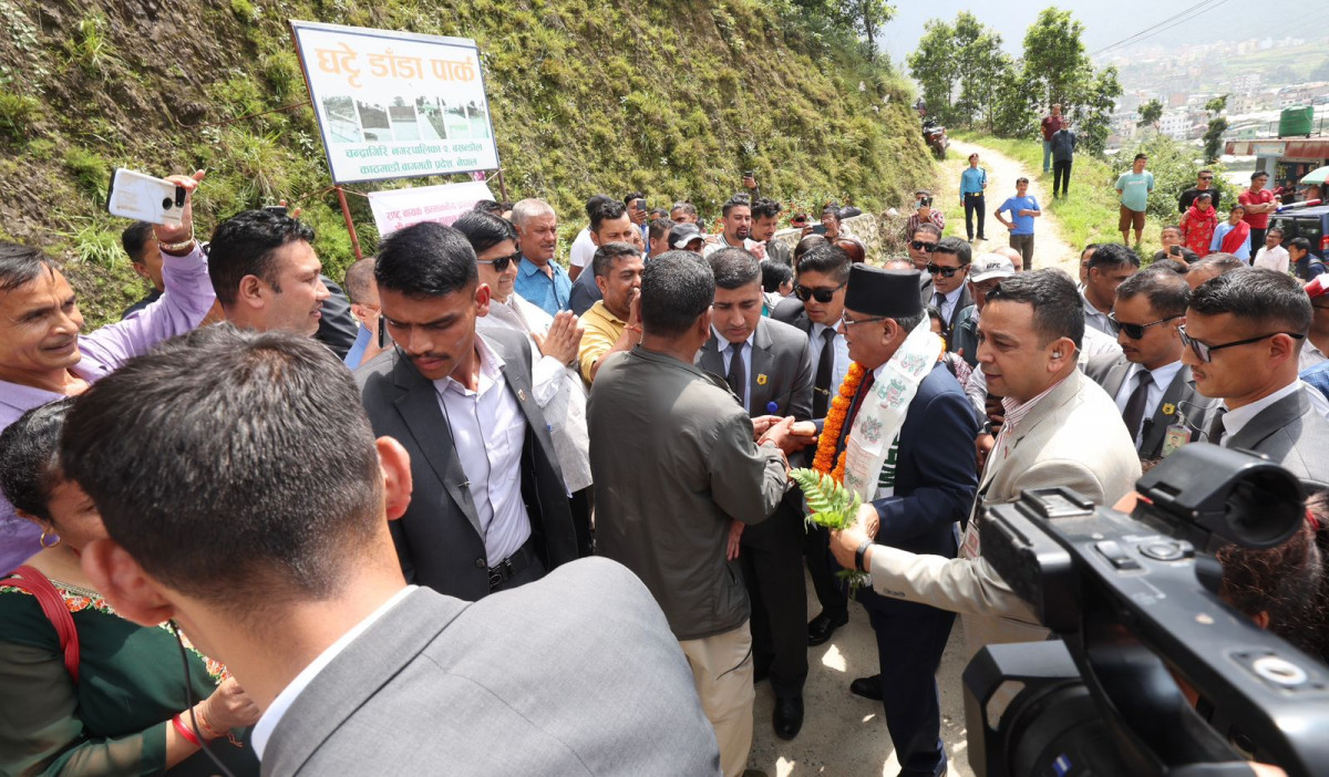 माओवादीको वडास्तरको अभियान : घट्टेडाँडा पुगे प्रचण्ड