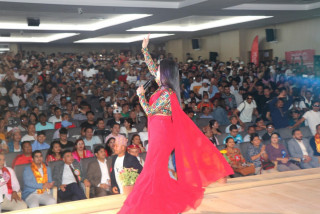 शान्ति श्री, उर्गेन र आश्माको साथमा कल्याणकारी-अल मुजैनी दशैं विशेष सांगीतिक धमाका सम्पन्न