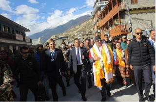 मुस्ताङलाई निषेधित क्षेत्रबाट हटाउन प्रधानमन्त्रीसँग गाउँपालिकाको माग