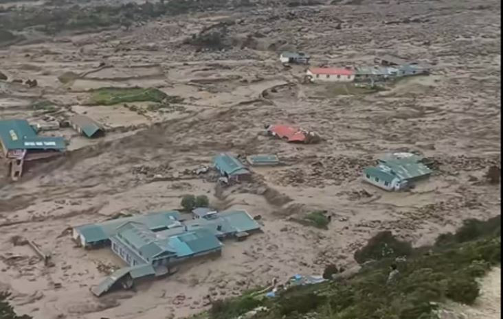 बाढीमा फसेका ७ जनाको उद्धार