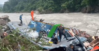 मुग्लिन-आँबुखैरेनी सडकखण्ड चार घण्टा अवरुद्ध हुने