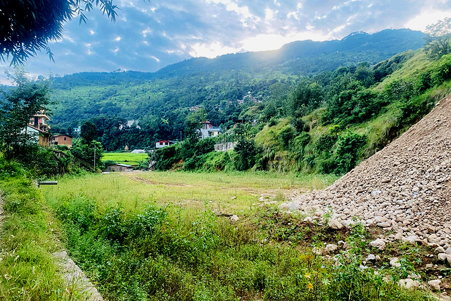 ओडारचौरमा २ वर्षदेखि खेलमैदान अलपत्र