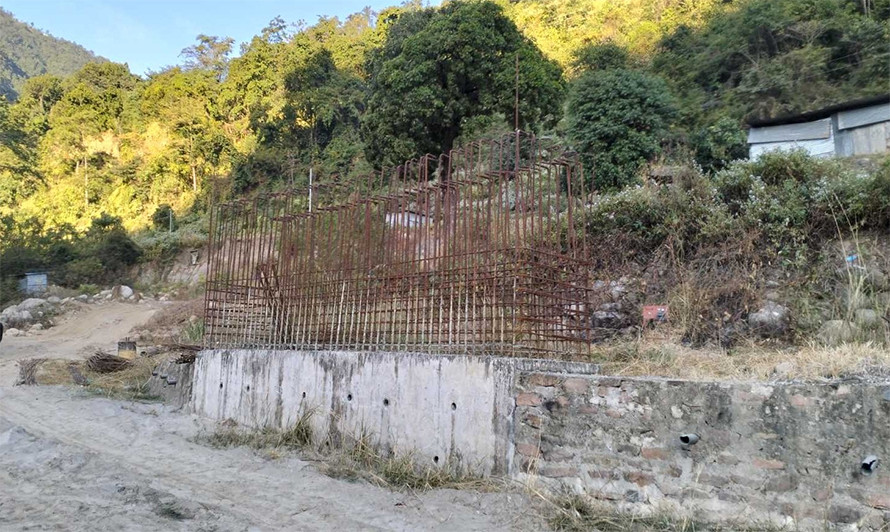 ठेक्का लागेको ८ वर्षमा पनि बनेन प्रदेश राजधानी जोड्ने पुल