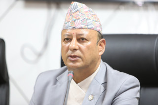 ऊर्जामन्त्री दीपक खड्काको घरमा पनि आगजनी